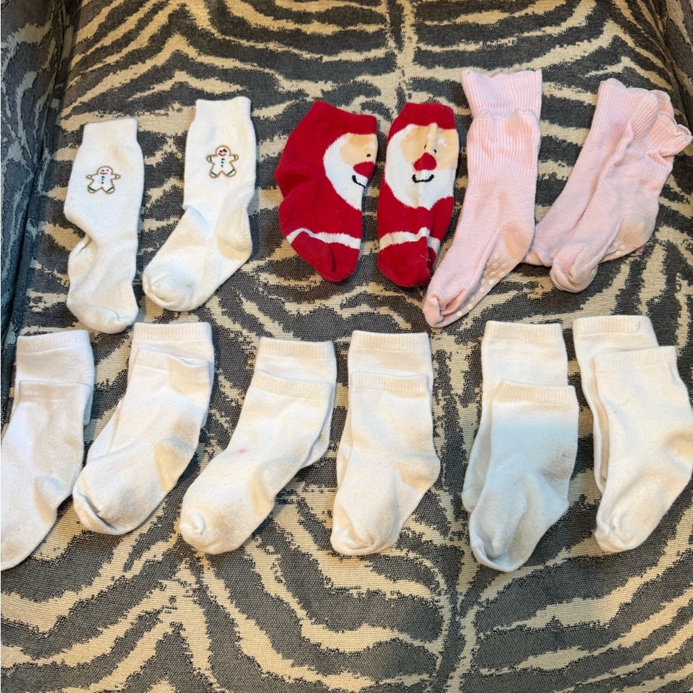Set of 10 1-2yo socks: 1 Little English, 6 white organic cotton, 2 pink, 1 Santa